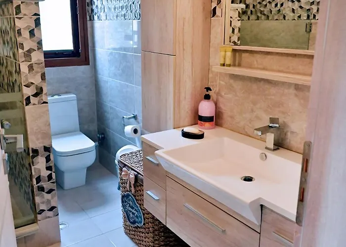 Voula's Traditional House * Μεγίστη