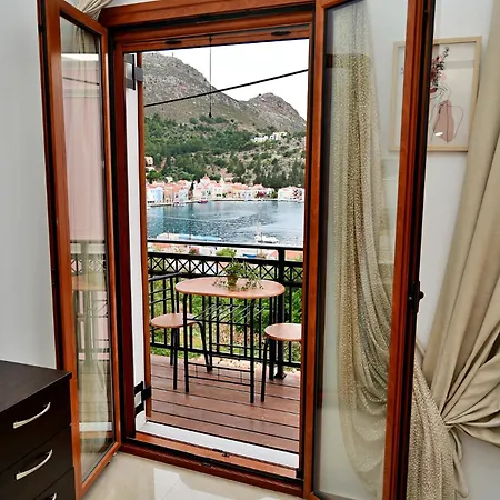 Voula's Traditional House * Meyísti